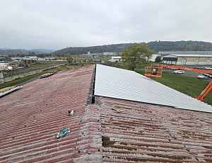 Výměna střešní krytiny na skladové hale